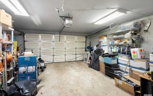 1045 Lawrence Ct, Valley Stream NY 11581-2709 exterior