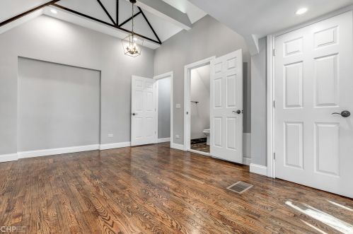 6749 Damen Ave, Chicago IL  60636-3204 exterior