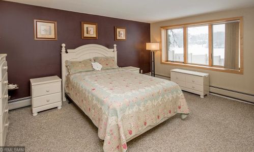 520 Glenbrook Ave, Saint Paul MN 55128-6505 exterior