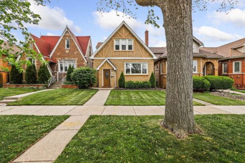 1740 Nagle Ave, Chicago IL 60706-4805 exterior