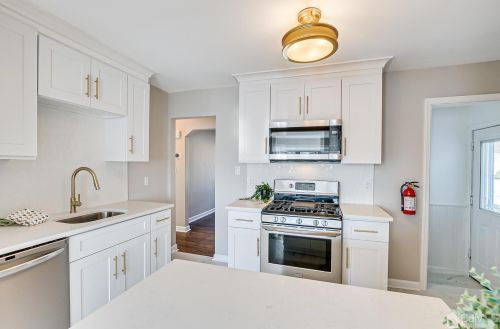 85 Gdn Ter, Edison NJ 08817-4501 exterior