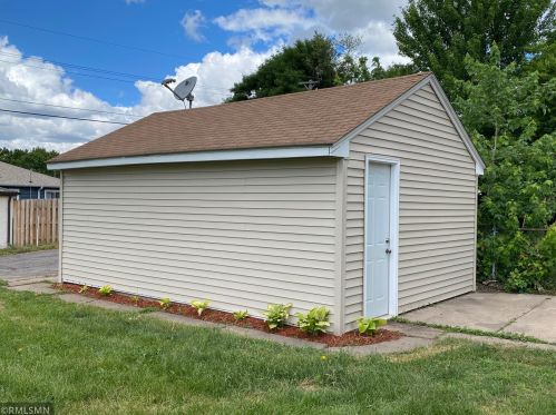 1629 Hazel St, Saint Paul MN 55119-4231 exterior