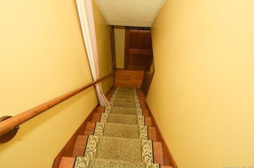 29 Eastgate Ln, Enfield CT 06082-6206 exterior