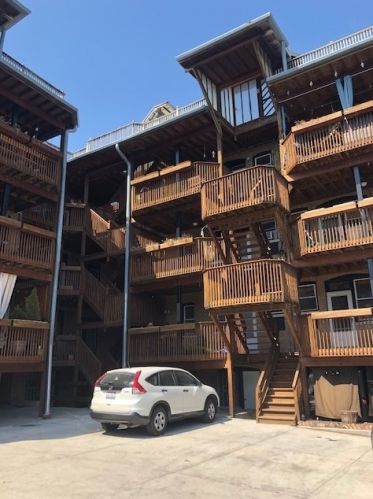 1321 Sunnyside Ave, Chicago IL  60640-6299 exterior