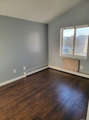 304 Castle Hill Ave, Bronx NY  10473-1607 exterior