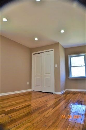 9918 Bensley Ave, Chicago IL 60617-6129 exterior