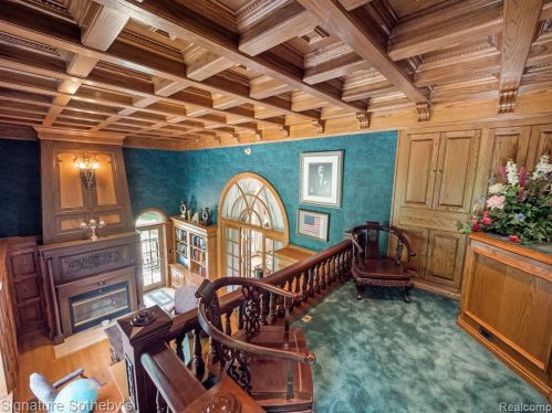 2009 Victoria Hl, Rochester MI exterior