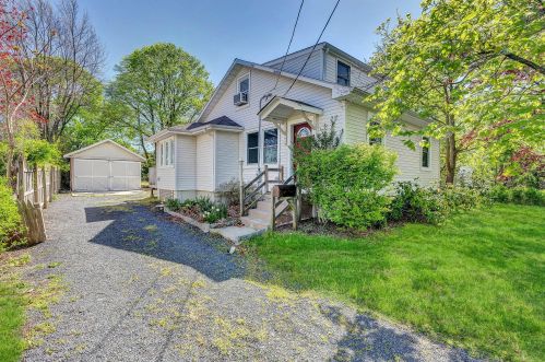 360 Beecroft Pl, Oakhurst NJ  07755-1228 exterior