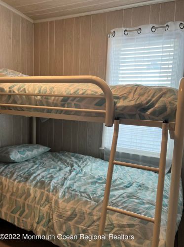 8 Danby Pl, Point Pleasant Beach NJ  08742-5620 exterior