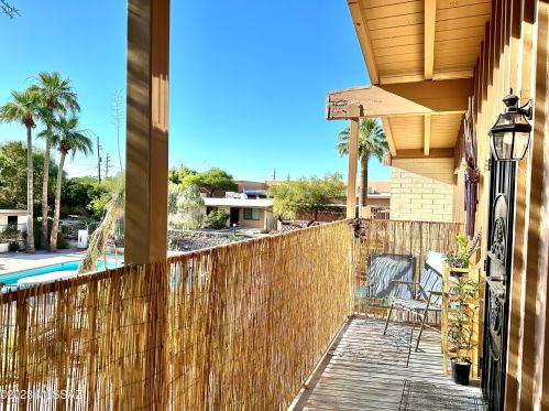 5901 Oracle Rd, Tucson AZ  85704-3827 exterior