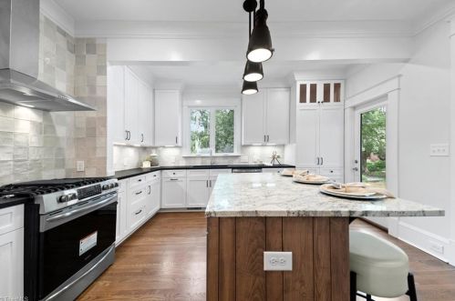 1000 Fairmont St, Greensboro NC  27401-1727 exterior