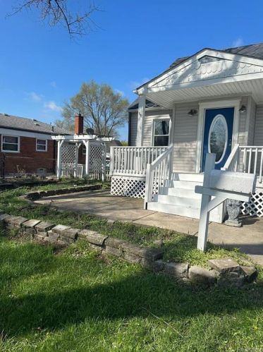 7139 Centralia St, Dearborn Heights MI  48127-2007 exterior