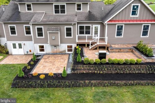 30 Hershey Dr, Pottstown PA 19465-8137 exterior