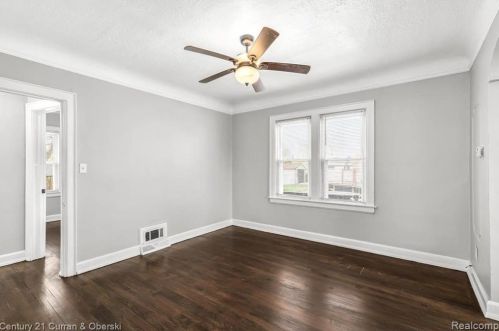 17213 Wood St, Melvindale MI 48122-2200 exterior