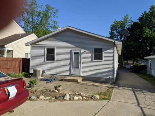 213 Walter St, Grand Rapids, MI 49548-3243
