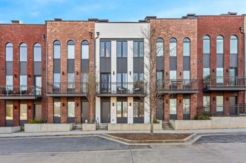 1219 Chelsea Cir, Atlanta, GA 30318-1268