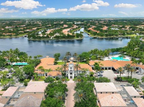 2934 Gilford Way, Naples FL 34119-7523 exterior