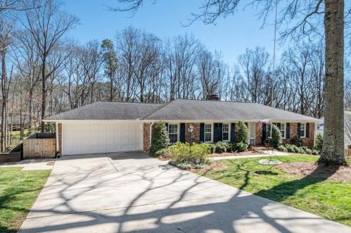 225 Abington Dr, Atlanta, GA 30328-1203