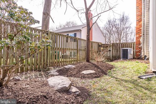 2122 Rampart Dr, Alexandria VA exterior