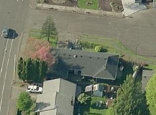 16206 Rhine Ct, Portland, OR 97236-1944