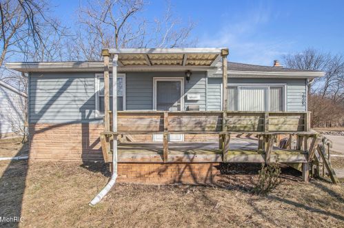 2905 Emerald Dr, Kalamazoo, MI 49001-4530