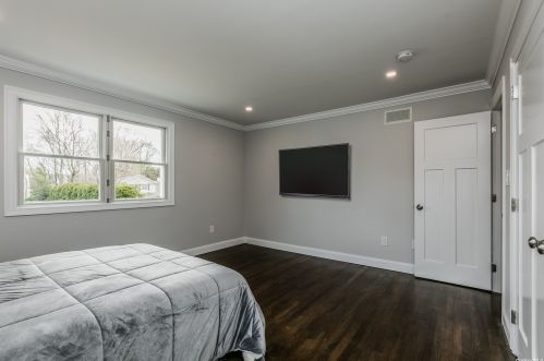 43 Cross Bow Ln, Commack NY  11725-1214 exterior