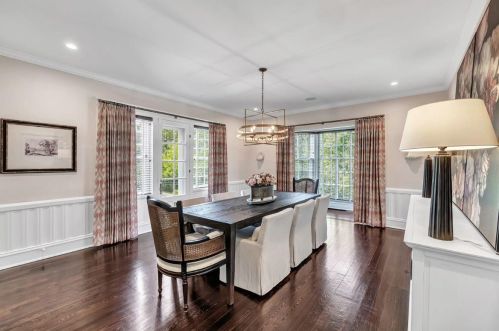 1469 Lilac Ln, Milwaukee WI  53217-2960 exterior