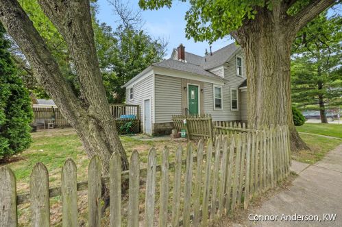 601 Leonard St, Grand Rapids MI 49503-1135 exterior