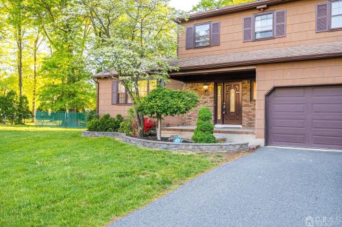 40 Midwood Ave, Edison, NJ 08820-2814