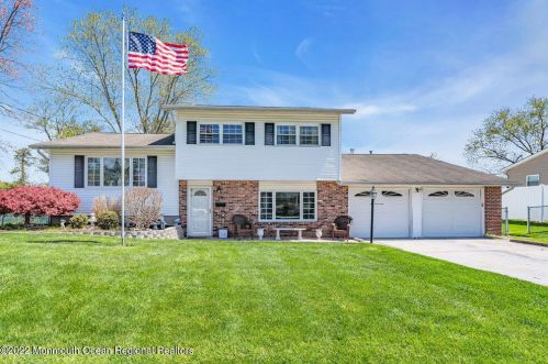 68 Forest Dr, Jackson Twp, NJ 08527-1531