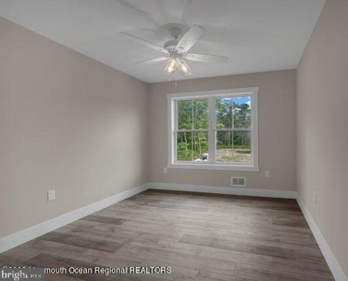 431 Virginia Ave, Berkeley Township NJ 08721-2811 exterior