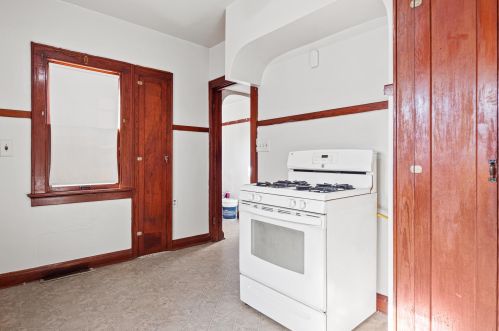 5945 40, Milwaukee WI 53208-3745 exterior