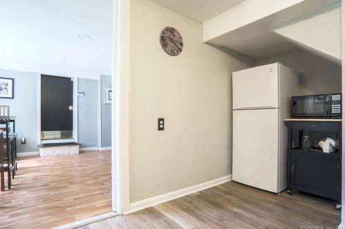 27 Geneva Rd, Norwalk CT 06850-2723 exterior