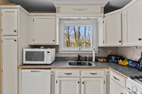 7481 School St, Concord NH  03307-0914 exterior