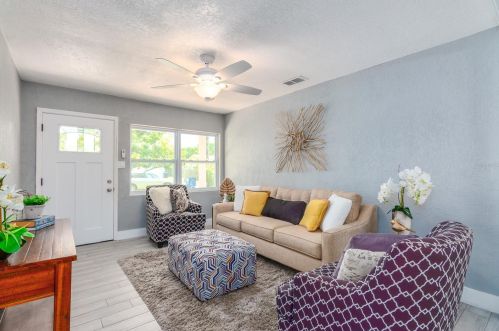 3213 Cherry St, Tampa FL  33607-3115 exterior