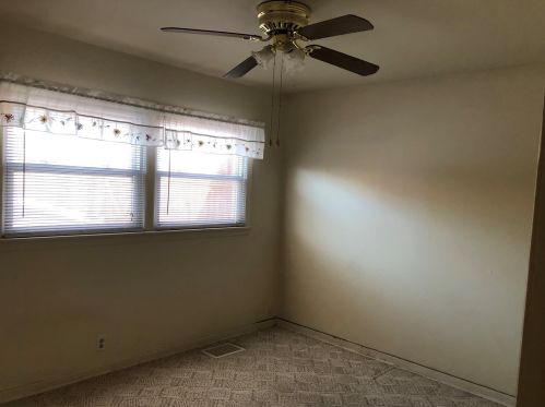 11556 Sacramento Dr, Chicago IL 60803-5885 exterior