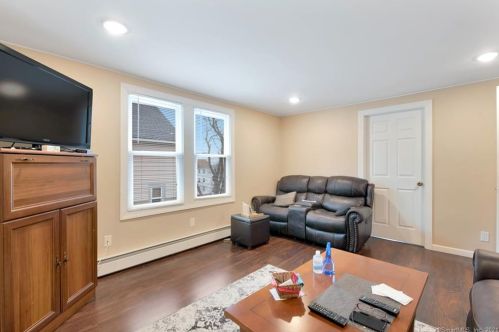 71 Albany Ave, New Britain CT 06053-3586 exterior