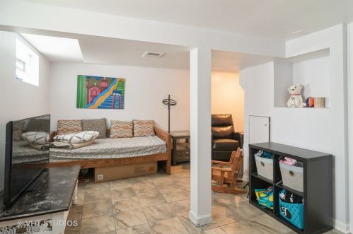 2445 13 Ave, Broadview IL 60153-1407 exterior