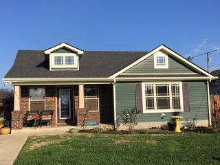 720 Wildwood Dr, Smyrna, TN 37167-8259