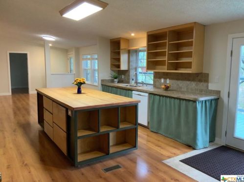 1000 Cherry Crk Blvd, Spring Branch TX 78070-6330 exterior