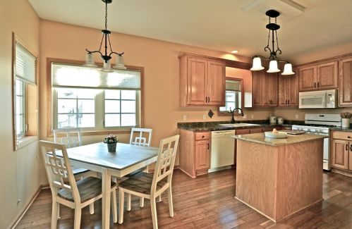 373 Allen Ave, Saint Paul MN 55117-1339 exterior