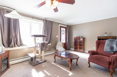 54 Roosevelt Blvd, Enfield CT 06082-2041 exterior