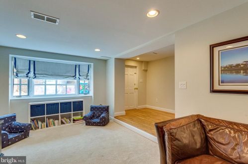 827 Royal St, Alexandria VA  22314-4340 exterior