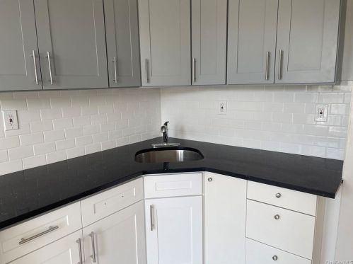 786 Morris Park Ave, Bronx NY  10462-3652 exterior