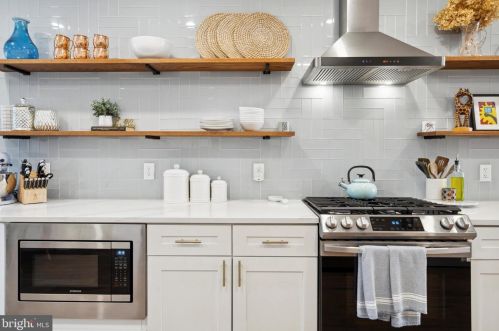 1937 5th St, Philadelphia PA  19122-2135 exterior