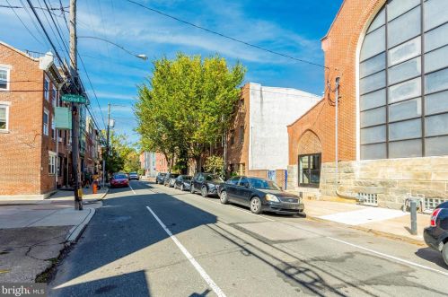 730 Bainbridge St, Philadelphia PA 19146-1807 exterior