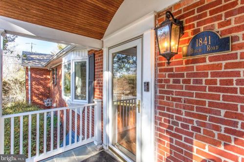 1841 Birch Rd, Mc Lean VA 22101-5317 exterior