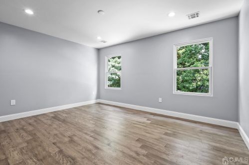 28 Twain Ave, Old Bridge NJ  08857-2110 exterior