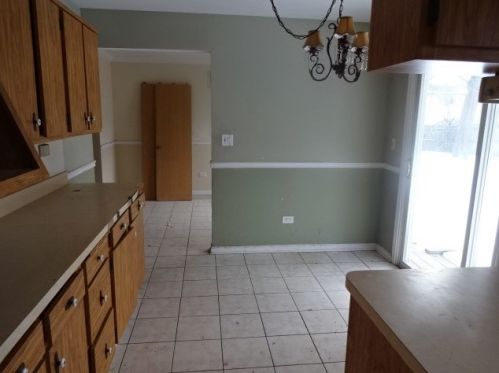 3430 Stonegate Rd, Waukegan IL 60087-1409 exterior