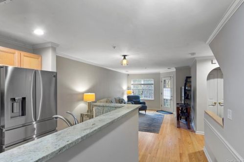 114 Viewpoint Ter, Peekskill NY 10566-6209 exterior